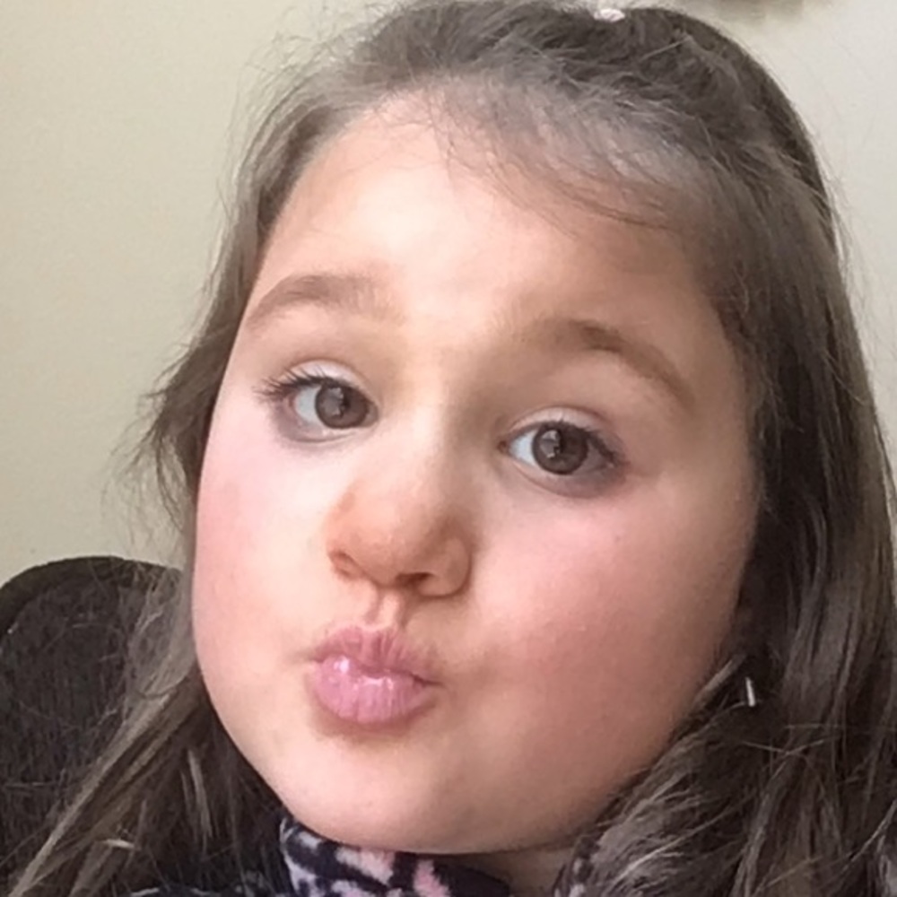 Meet your Posher, Lexxus